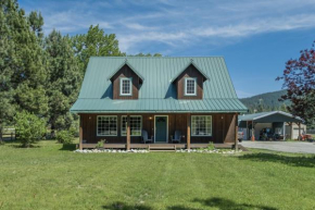 Farmhouse in Plain by NW Comfy Cabins